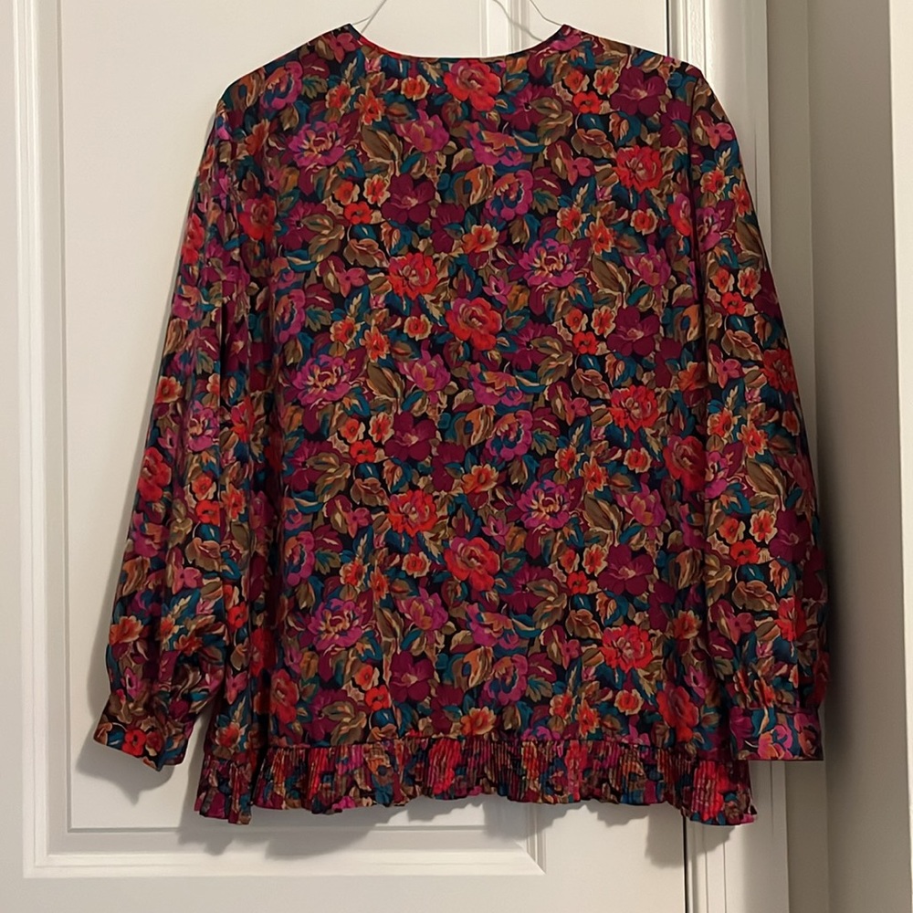 Laura & Jayne Two Floral Blouse - Picture 2 of 9